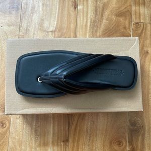Steve Madden Black Padded Square-Toe Thong Sandals
